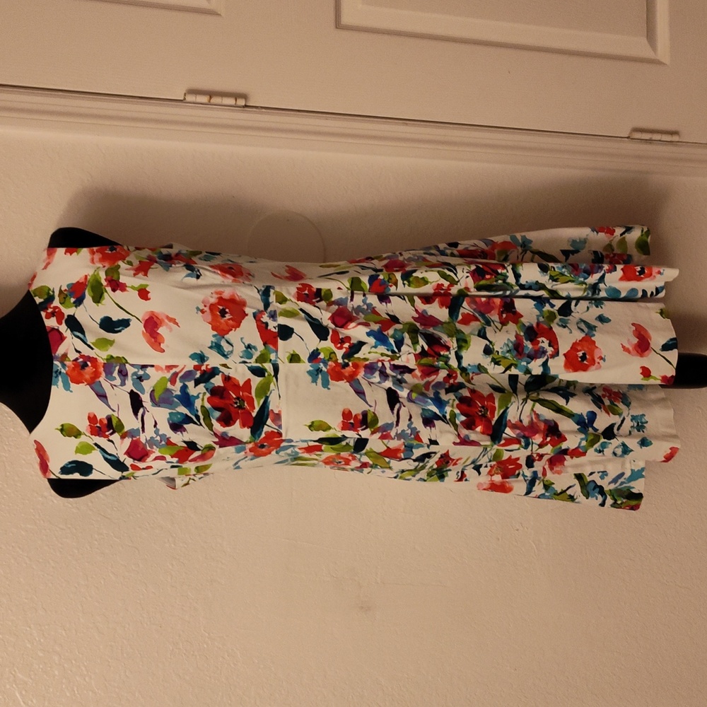 Dress - Picture 6 of 6